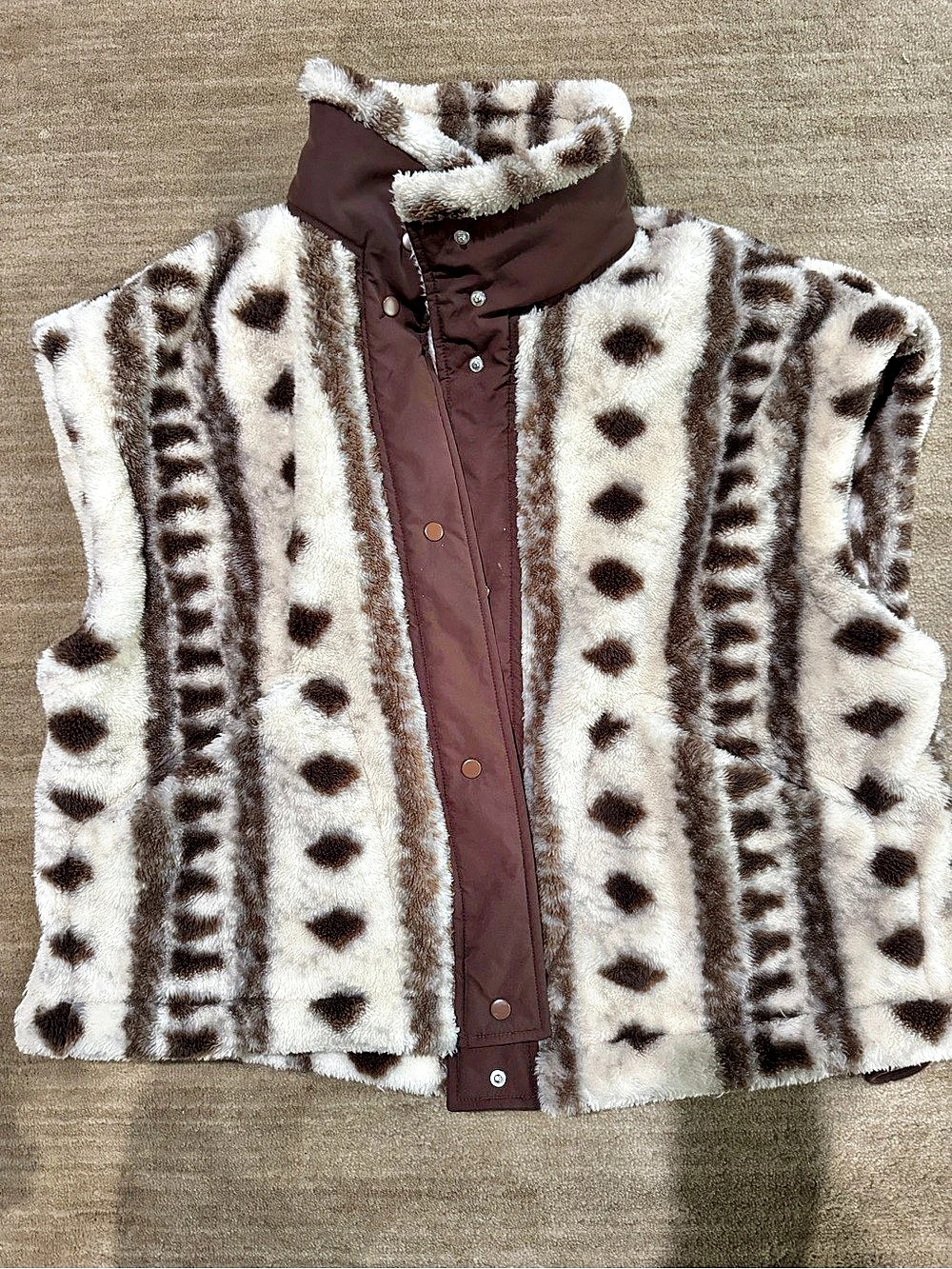 Xirena Ravena Vest Geometric Fleece Jacket Brown & White Small